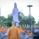Đại lão Hòa thượng Thích Trí Quảng thân lâm niêm hương, xưng tán danh hiệu và hạnh nguyện của Đức Bồ-tát Quán Thế Âm - Ảnh: Bảo Toàn/BGN