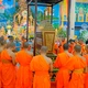 Chư Tăng cử hành Lễ nhập kim quan nhục thân Hòa thượng Danh Lân theo nghi thức truyền thống của Phật giáo Nam tông Khmer