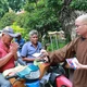 Thượng tọa Thích Minh Đạo, trụ trì chùa Nam Thiên Nhất Trụ tận tay trao quà đến bà con có hoàn cảnh khó khăn trên