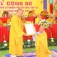 Thượng tọa Thích Trí Thọ trao quyết định bổ nhiệm đến Sư cô Thích nữ Diệu An, tân trụ trì chùa Thới Lai