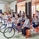22 em đoàn sinh đang sinh hoạt tại các Gia đình Phật tử trên địa bàn tỉnh được tặng xe đạp