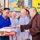 Đoàn trao quà đến những gia đình khó khăn người Khmer xã Cầu Kè, tỉnh Vĩnh Long