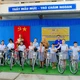 Ban Tổ chức đã trao tặng 20 chiếc xe đạp "Tiếp sức đến trường" cho học sinh