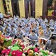 Thành viên Câu lạc bộ Thanh thiếu niên Phật tử chùa Quán Sứ thực hiện thời sám Khánh đản 