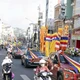 Lễ rước tôn tượng Đức Phật sơ sinh từ tổ đình Linh Quang đến lễ đài công viên Thủy Tạ