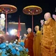 Chư tôn đức cử hành lễ Mộc dục tại Lễ đài Việt Nam Quốc Tự - Ảnh: Bảo Toàn/BGN