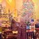Hòa thượng Thích Lệ Trang cử cành dương sái tịnh đàn tràng - Ảnh: Quảng Đạo/BGN