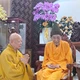 Hòa thượng Thích Lệ Trang thay mặt Ban Kiến đàn đảnh lễ Trưởng lão Hòa thượng Thích Đức Nghiệp - Ảnh: CTV 