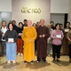 Ban Từ thiện xã hội Báo Giác Ngộ trao ủng hộ của bạn đọc đến bệnh nhân nghèo, tại tòa soạn