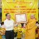 Ông Phạm Minh Tuấn, Phó Chủ tịch Ủy ban MTTQVN TP.HCM trao Bằng khen của Thủ tướng Chính phủ đến Hòa thượng Thích Giác Thuận, viện chủ chùa Như Lai (phường An Nhơn, TP.HCM)