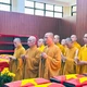Chư tôn đức chùa Bửu Đà dâng hương tưởng niệm các anh hùng, liệt sĩ tại nơi quàn hài ở Công viên Lê Thị Riêng