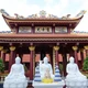 Chánh điện chùa Linh Quang