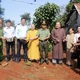 Đại diện chùa Hoa Nghiêm và Sắc tứ Khải Đoan phối hợp với Công an xã Quảng Phú, Ủy ban MTTQVN xã đặt đá khởi công xây dựng Nhà tình thương 19/8 hỗ trợ gia đình bà H’ Nguê Niê