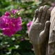 Nếu chúng ta hiểu đúng cả quy ước lẫn giải thoát, thì chúng ta có thể sống hòa hợp - Ảnh: Làng Mai