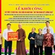 Thượng tọa Thích Minh Quang trao bảng hỗ trợ 20 triệu đồng đến chương trình