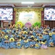 Các em chụp hình lưu niệm trong khóa tu tại Quan Âm tu viện