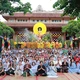 Chư Tăng, Phật tử thiền viện Vạn Hạnh hân hoan kính mừng Đại lễ Phật đản Phật lịch 2570 - Ảnh: Trung Thắng