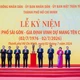 Tổng Bí thư, Chủ tịch nước Tô Lâm thay mặt lãnh đạo Đảng, Nhà nước trao tặng TP.HCM tượng Chủ tịch Hồ Chí Minh - Ảnh: Nguyện Truyền/BGN