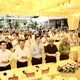 Chư tôn đức, đại biểu thắp hương tưởng niệm các anh hùng liệt sĩ, đồng bào tử nạn tại chùa Khai Trung (tỉnh Ninh Bình)