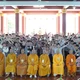 Hơn 400 tu sinh chụp ảnh lưu niệm cùng chư tôn đức trong Khóa sinh hoạt Phật pháp mùa hè tại chùa Phước Minh