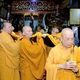 Cung thỉnh nhục thân Trưởng lão Hòa thượng Thích Huệ Thông rời liêu phòng đến Giác linh đường nhập kim quan