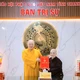 Thượng tọa Trưởng ban Trị sự GHPGVN tỉnh Thanh Hóa trao quyết định thành lập Ban Quản trị chùa Tường Vân đến Ni trưởng Thích Đàm Hòa