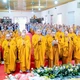 Đại diện chư hành giả an cư chùa Linh Cảnh dâng lời tác bạch cầu pháp