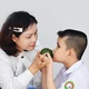 Trên bục giảng tại mái trường Nguyễn Đình Chiểu, cô Thúy Hằng dạy các em khiếm thị với tất cả tình yêu thương và lòng yêu nghề sâu sắc