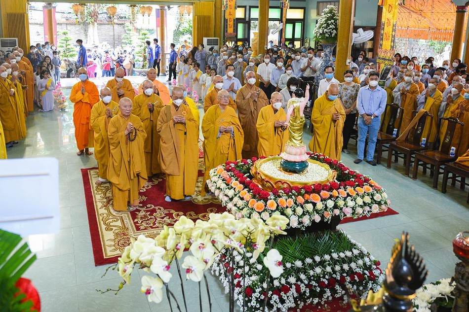 Ban Trị sự GHPGVN quận 4 tổ chức Đại lễ Phật đản