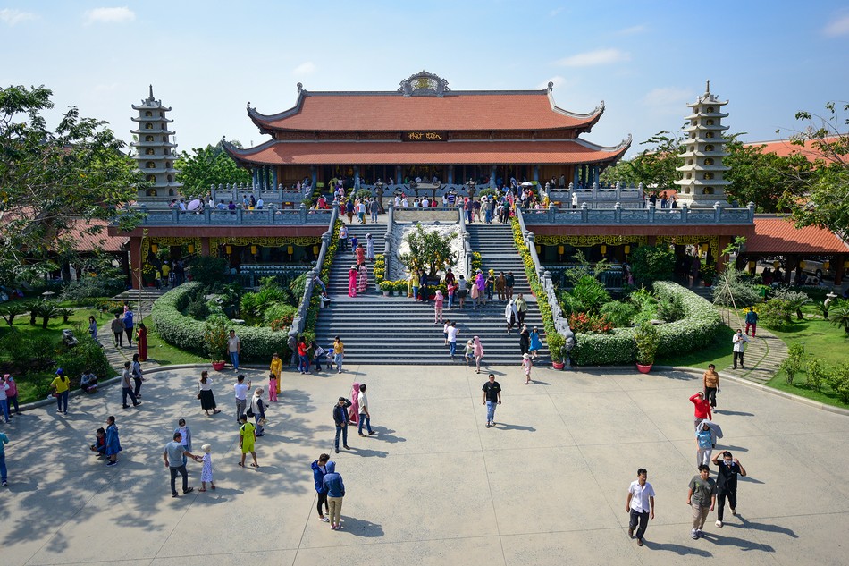 Tu viện Vĩnh Nghiêm (Q.12), điểm đến ưa thích của người dân TP.HCM trong ngày Rằm tháng Giêng 