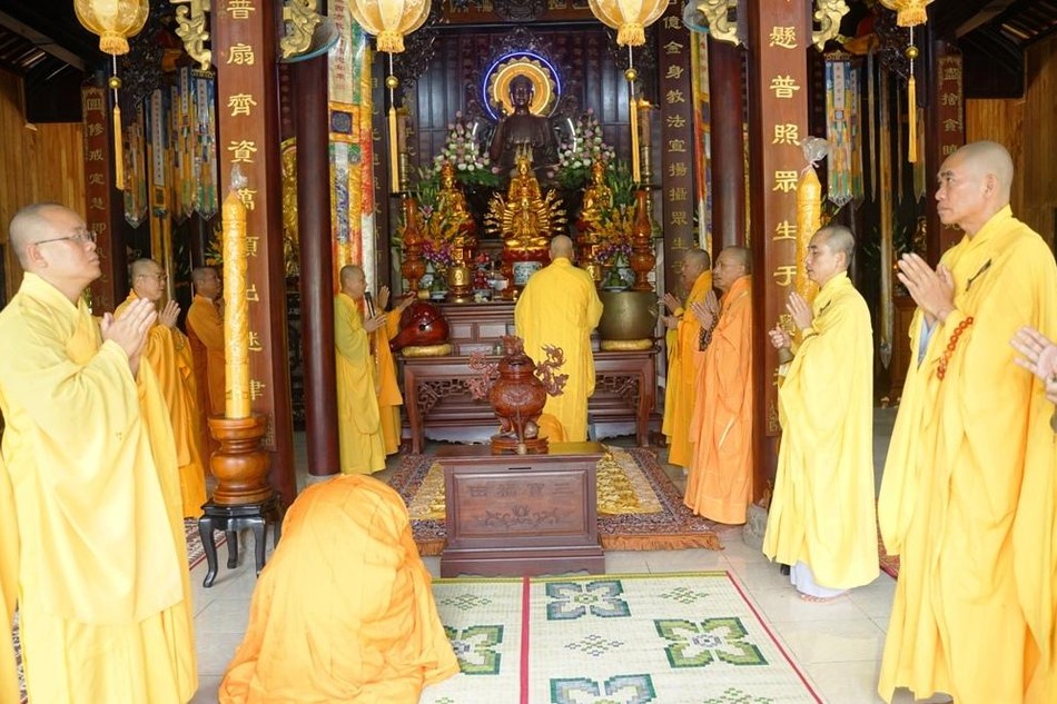 Lễ cúng ngọ tại tổ đình Kim Tiên - Ảnh: A.Q