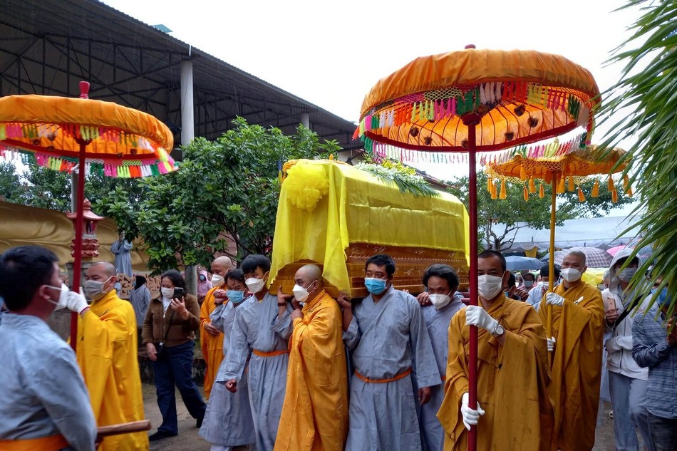 Cung thỉnh kim quan Hòa thượng Thích Toàn Thiện nhập bảo tháp