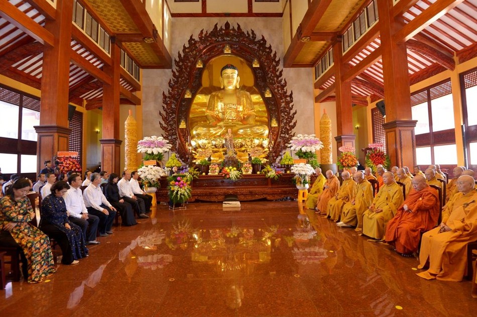 Lễ khai mạc cử hành tại chánh điện Việt Nam Quốc Tự