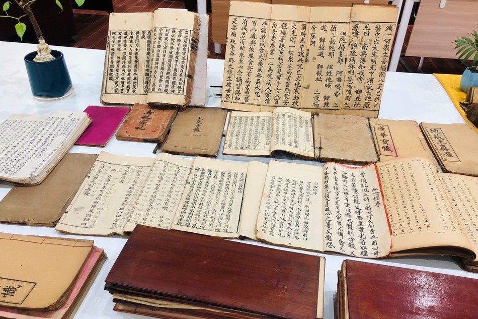 Triển lãm do Trung tâm Biên phiên dịch tư liệu Phật giáo Quốc tế - Vĩnh Nghiêm Tùng thư phối hợp với các đơn vị tổ chức