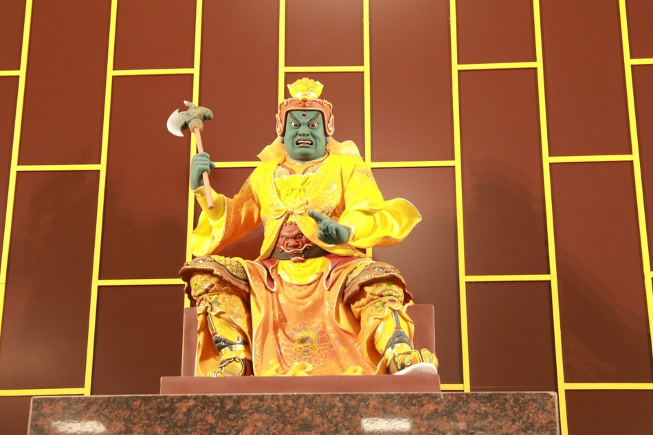 Tượng Giám trai sứ giả tại trai đường chùa Phổ Quang