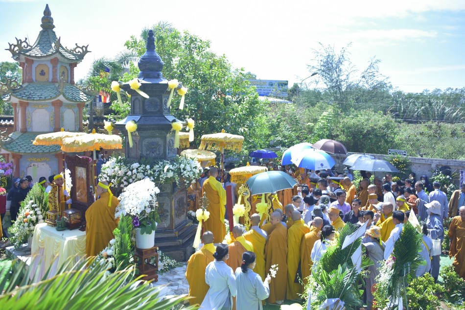 Bảo tháp Trưởng lão Hòa thượng Thích Hiển Tu trong khuôn viên tổ đình Bửu Sơn (H.Ba Tri, tỉnh Bến Tre) - Ảnh: Quảng Đạo/BGN
