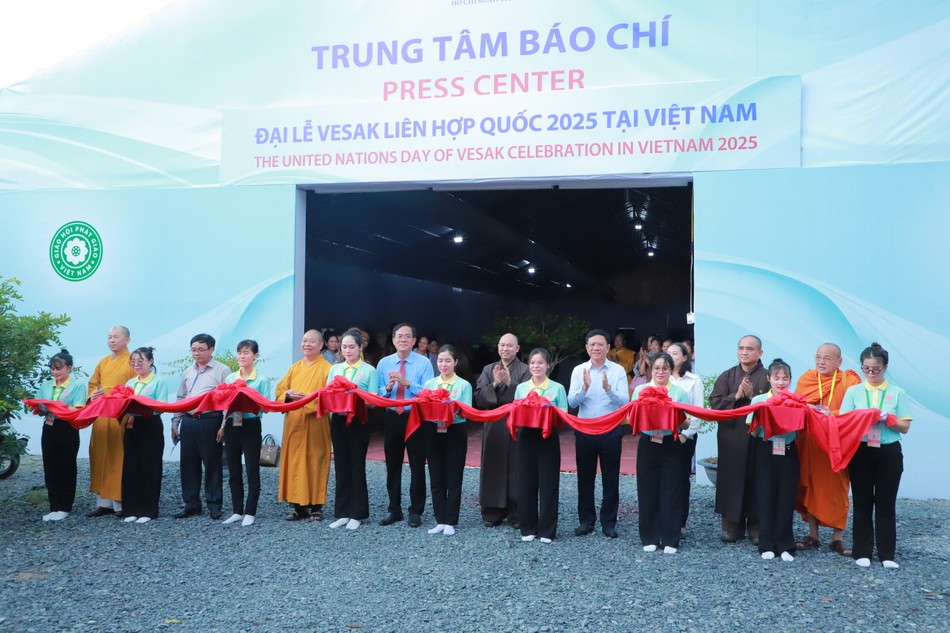 Khai trương Trung tâm báo chí phục vụ Đại lễ Vesak Liên Hiệp Quốc 2025 - Ảnh: Trung Thắng