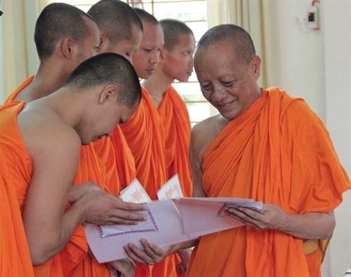 Hội Đoàn kết Sư sãi yêu nước vận động phòng Covid-19 và chống cháy nổ trong mùa hạ