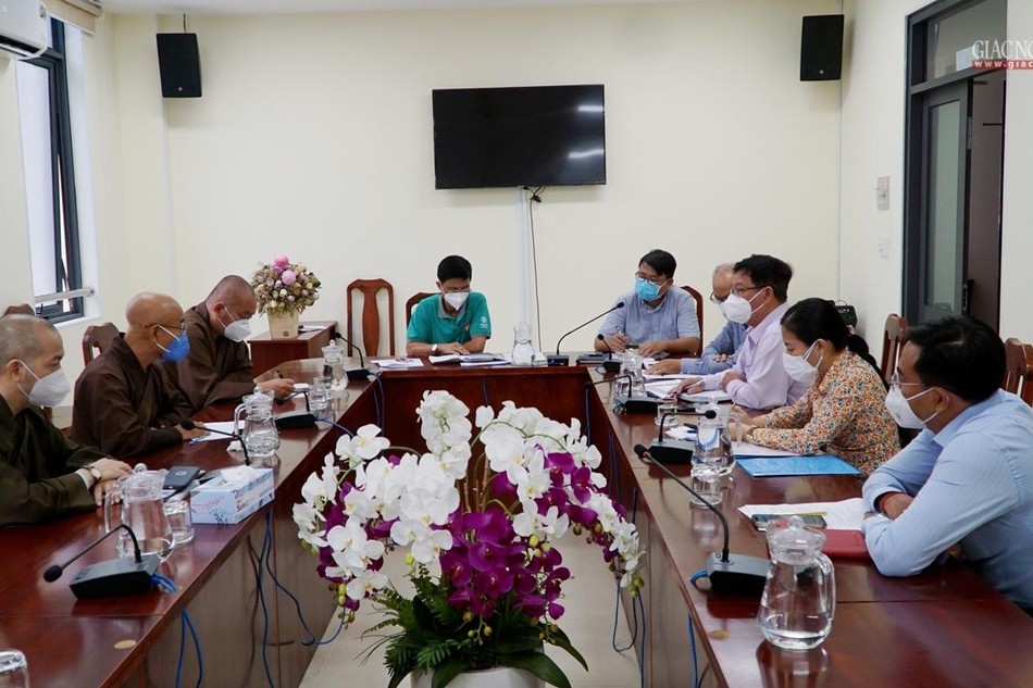  Họp thảo luận về một số việc chuẩn bị tổ chức Đại lễ Kỷ niệm 40 năm thành lập GHPGVN tại điểm cầu TP.HCM, vào chiều nay, 27-10