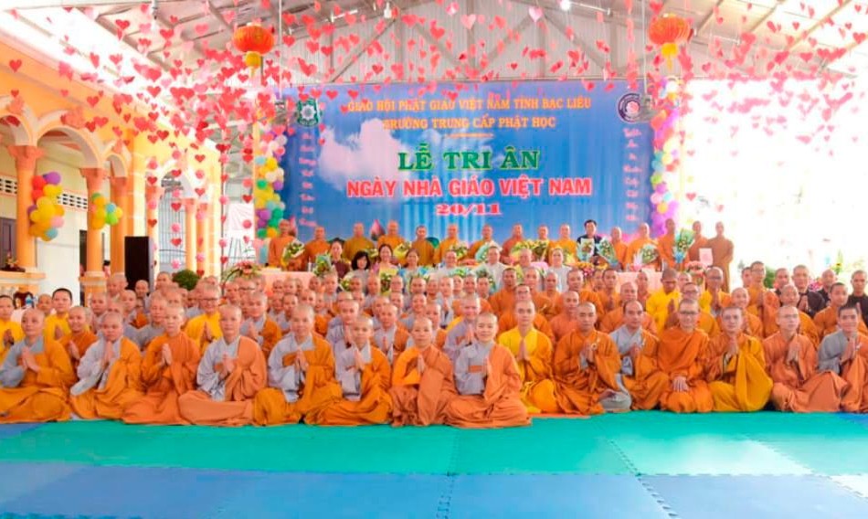 Trung cấp Phật học tỉnh Bạc Liêu trong ngày tri ân Ngày nhà giáo, tổ chức tại chùa Giác Hoa