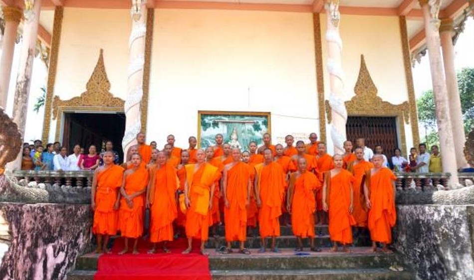 Các tân Tỳ-kheo tại giới đàn biệt truyền Hệ phái Nam tông Khmer