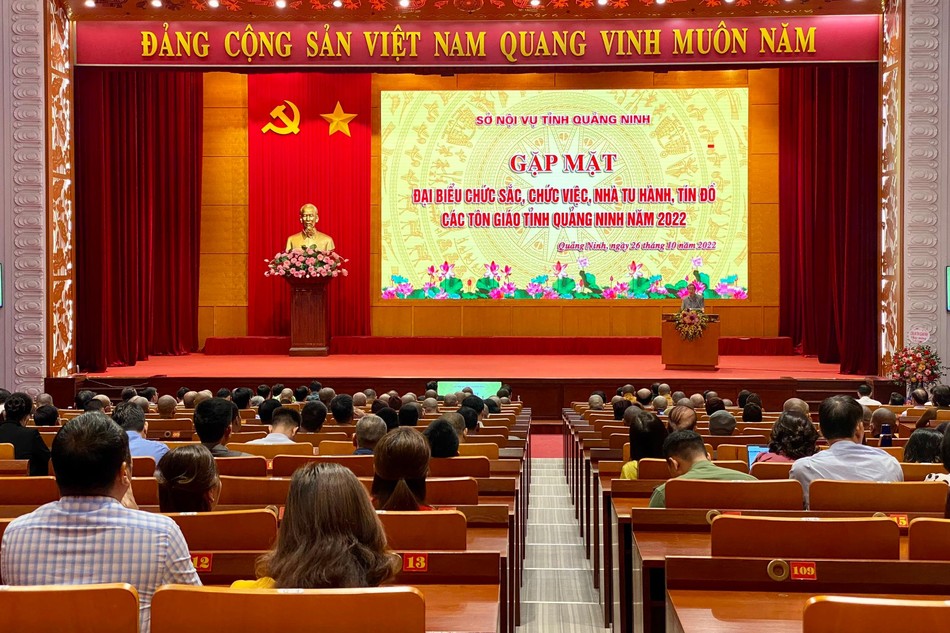 Gặp mặt các chức sắc, chức việc, nhà tu hành, tín đồ các tổ chức tôn giáo trên địa bàn tỉnh năm 2022