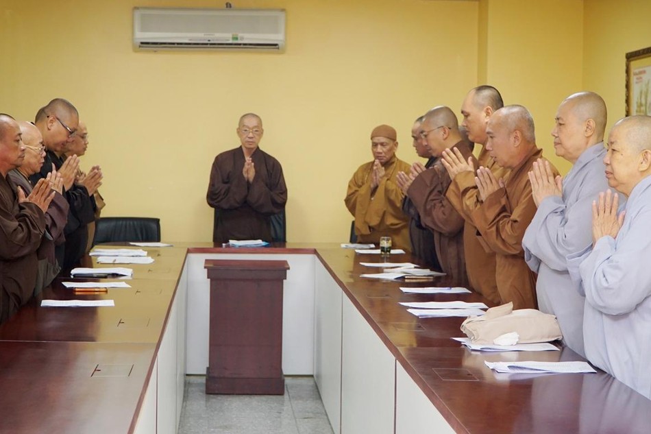 Chư tôn đức niệm Phật cầu gia hộ