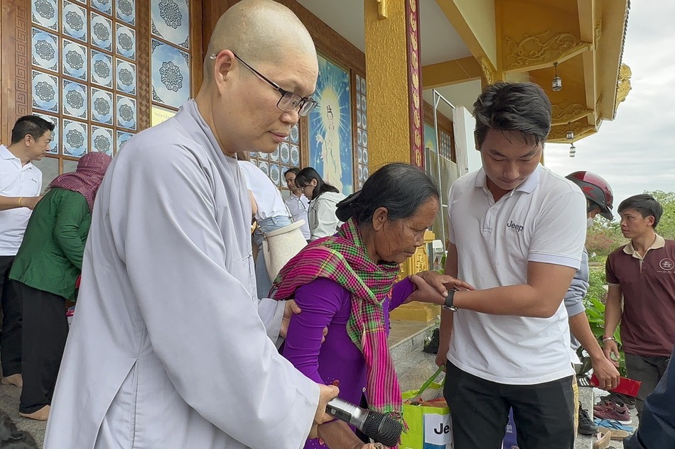 Chia sẻ trong Tết Quý Mão