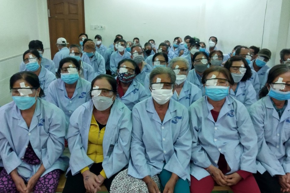 Gần 170 bệnh nhân nghèo từ các tỉnh thành được tài trợ phẫu thuật mắt miễn phí