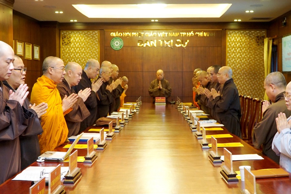 Chư tôn đức Tăng Ni Ban Thường trực niệm Phật cầu gia hộ