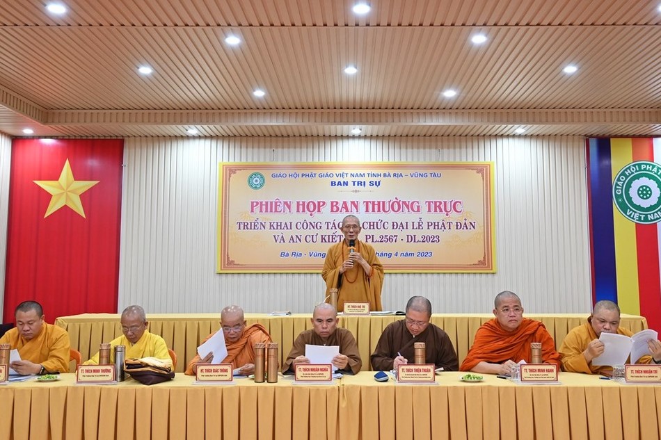 Hòa thượng Thích Huệ Trí chủ trì buổi họp Ban Thường trực Ban Trị sự Phật giáo tỉnh