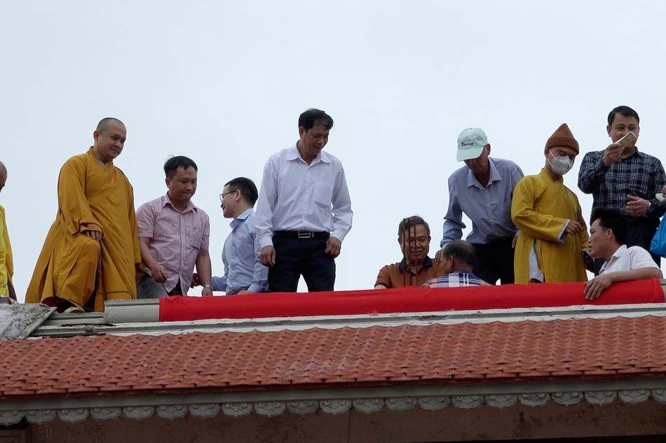 Thượng lương ngôi đại hùng bảo điện chùa Hoàng Xá