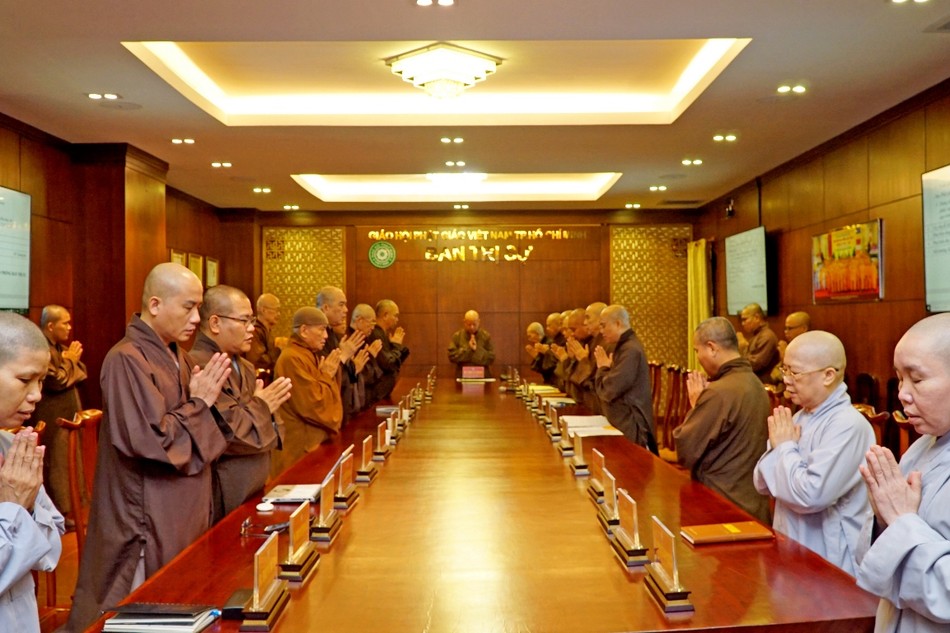 Chư tôn đức Tăng Ni niệm Phật cầu gia hộ