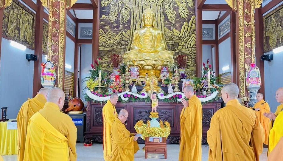 Đối thú An cư kiết hạ tại chùa Tỉnh Hội